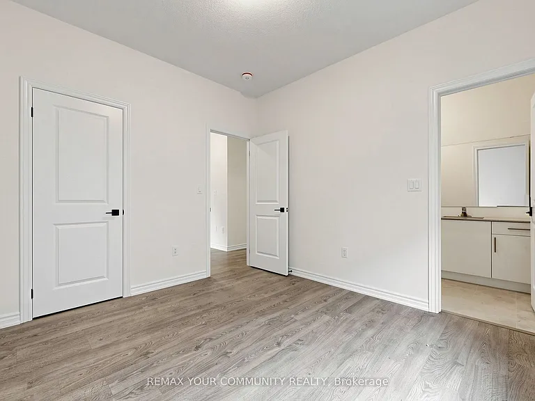 105 Halldorson Ave — Photo 41