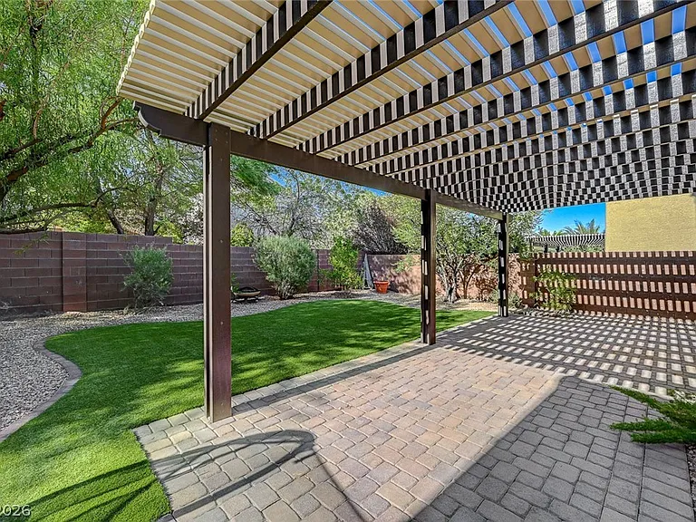 8454 Cerritos Ct — Photo 36