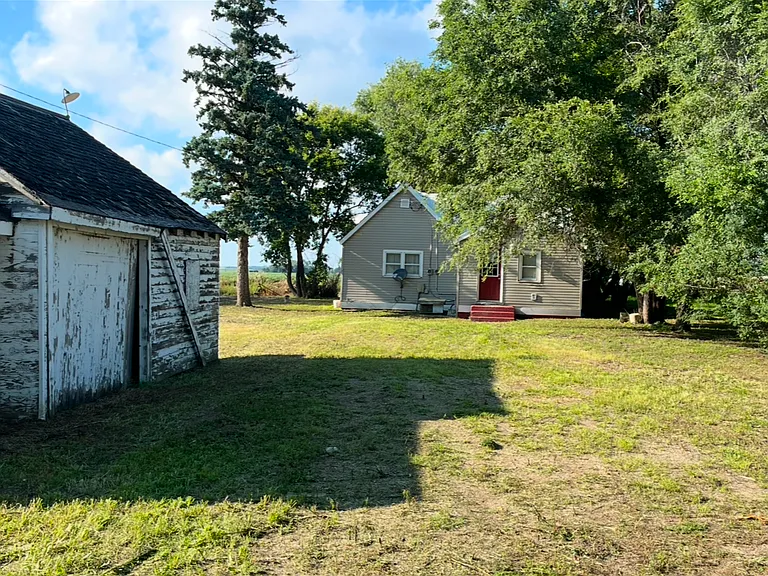 223 Main Ave — Photo 10