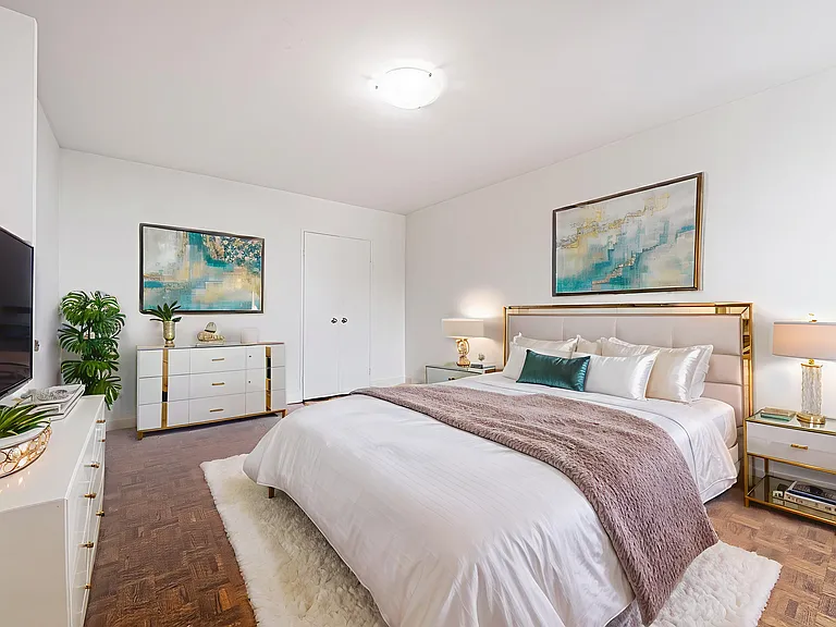 370 Ridelle Ave — Photo 9