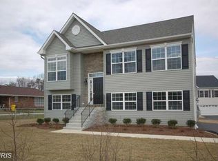 836 Hammonds Ln, Baltimore, MD 21225