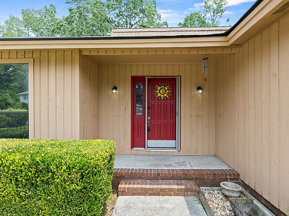 3rd image of 210 Hillbrook Dr #1