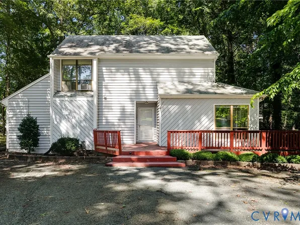 702 Gordon School Ct, North Chesterfield, VA 23236