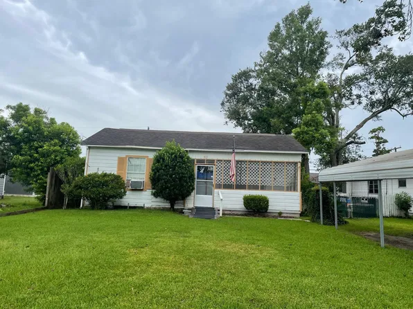 813 28th St, Orange, TX 77630