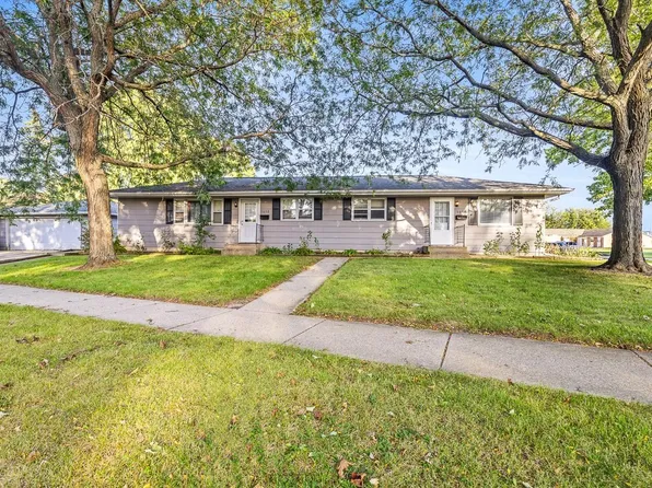 1638 Cedardale Dr, Belvidere, IL 61008