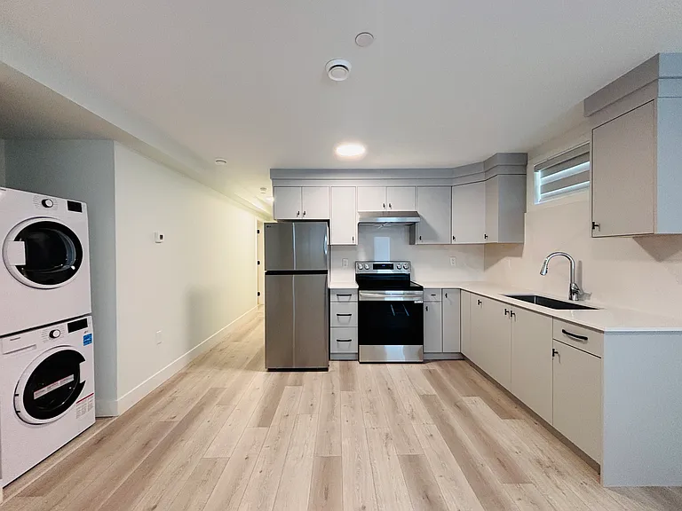 5561 Lancaster St #2 — Photo 10