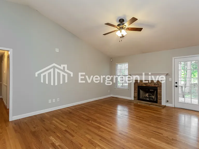 104 Battle Gate Ln — Photo 4