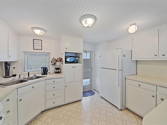 5th image of 1100 UNIVERSITY PARKWAY #58