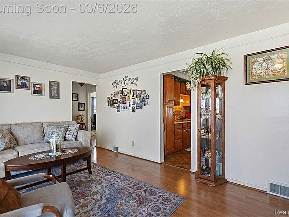 3rd image of 11844 Harold St