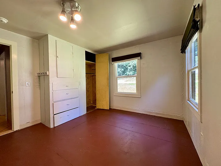 654 Grotzman Rd — Photo 10