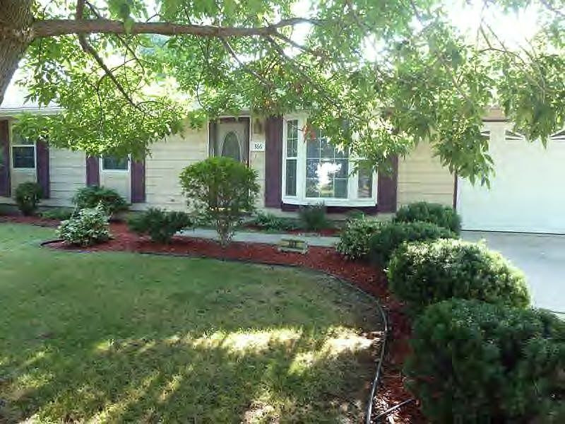 1st image of 366 Kelly Dr
