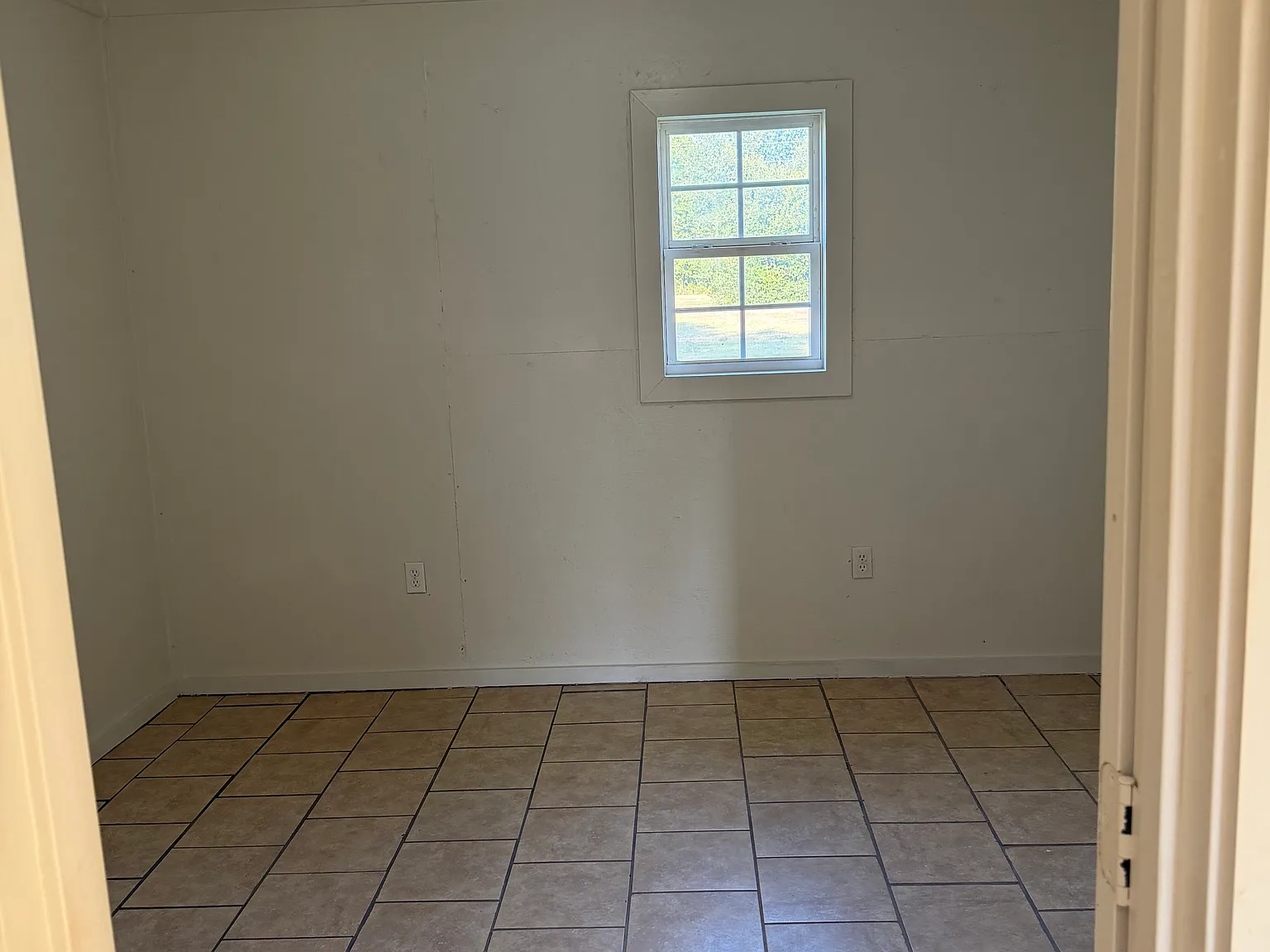 303 Russell Street — Photo 4