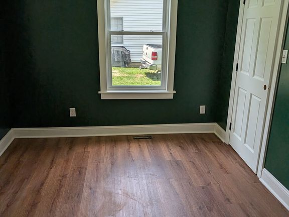 5th image of 207 E Wyly St