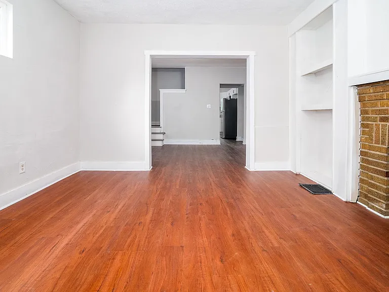 1157 Linwood Ave — Photo 4