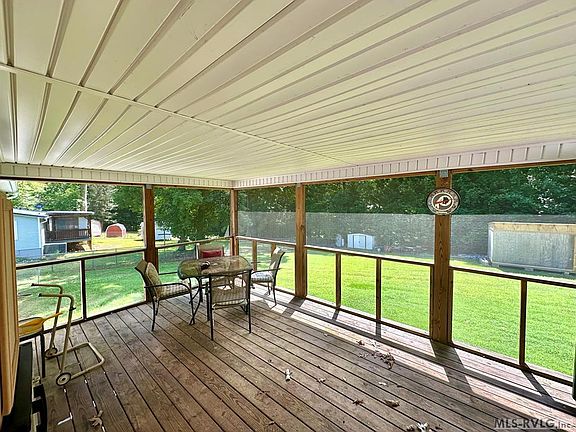 3rd image of 140 Sycamore Ct