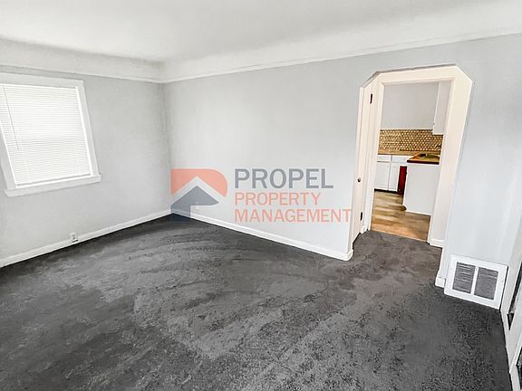 2nd image of 27645 Avondale St