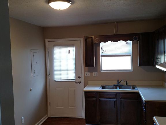 3rd image of 186 Dosser Ln APT 1