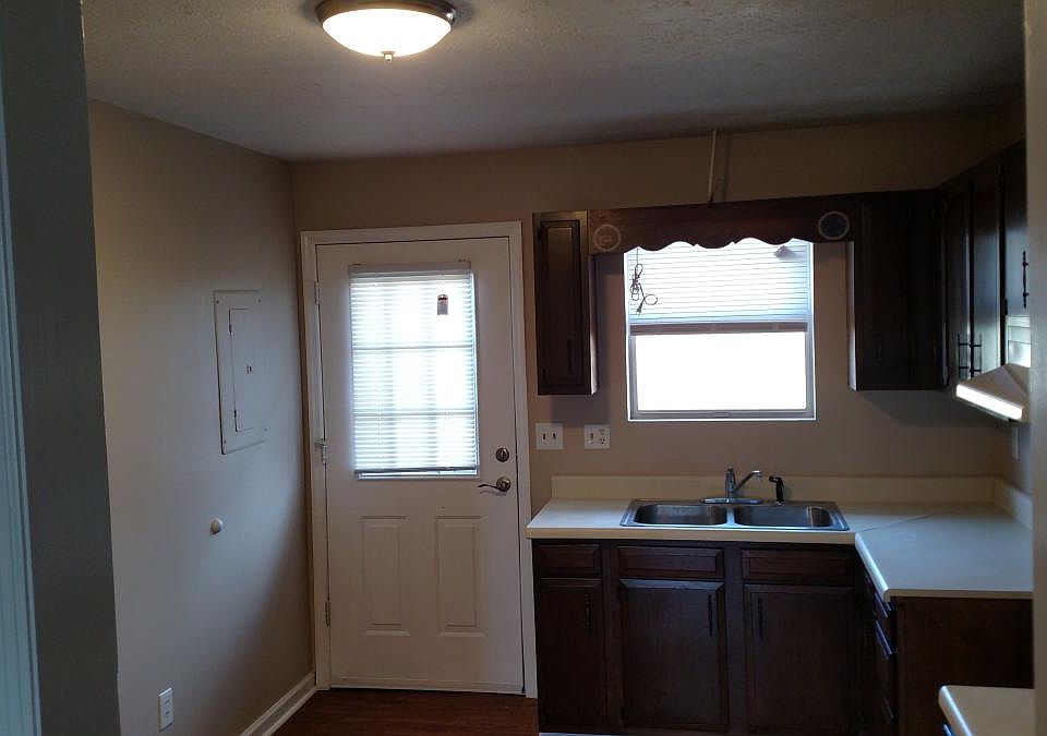 1st image of 186 Dosser Ln APT 2