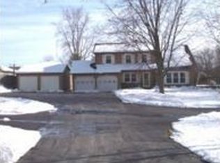 585 Monaville Rd, Lake Villa, IL 60046