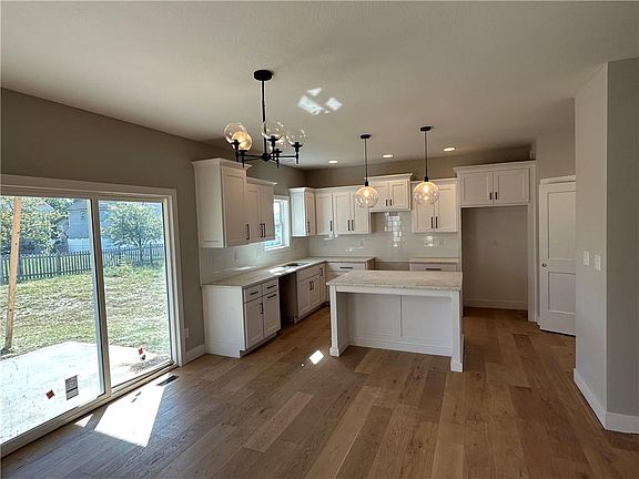 2nd image of 2372 NE Colonnade Ave