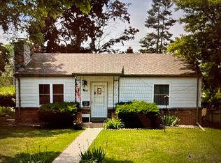 4905 N Iroquois Ave, Glendale, WI 53217