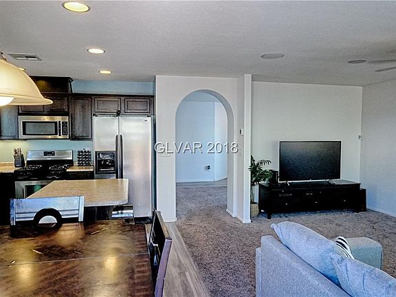 4th image of 10246 Headrick Dr