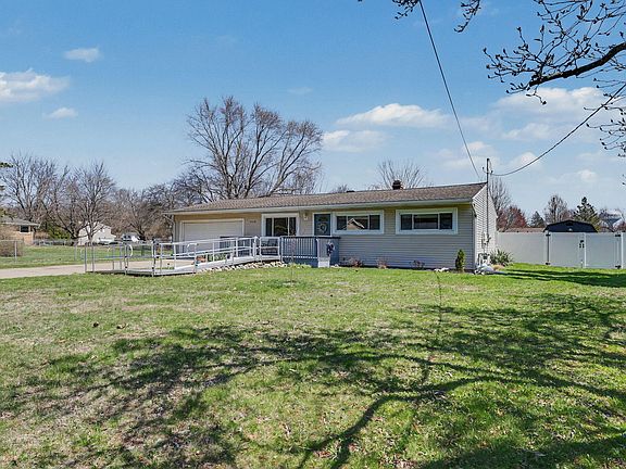 3rd image of 3423 Balmars Ave