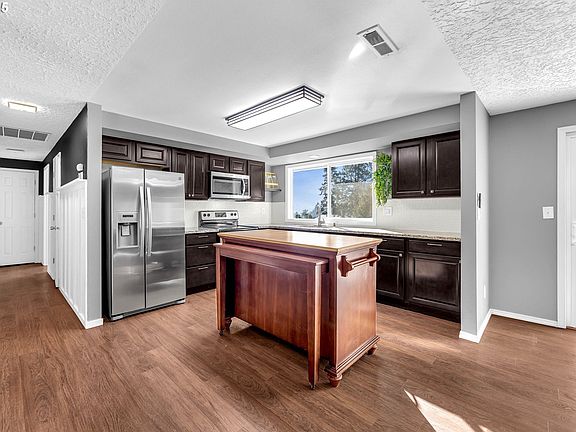 5th image of 2208 SE 134th Ave