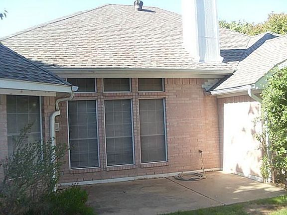 3rd image of 6816 Greenleaf Dr