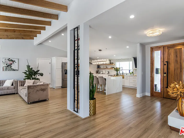 4821 Heaven Ave — Photo 13