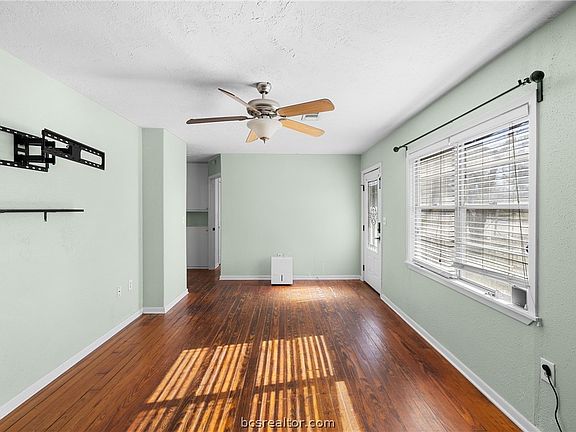 4th image of 500 N Banks St