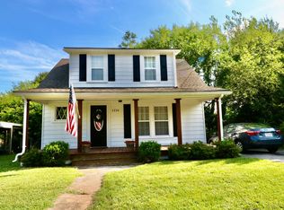 1216 Summit Ln NW, Roanoke, VA 24017