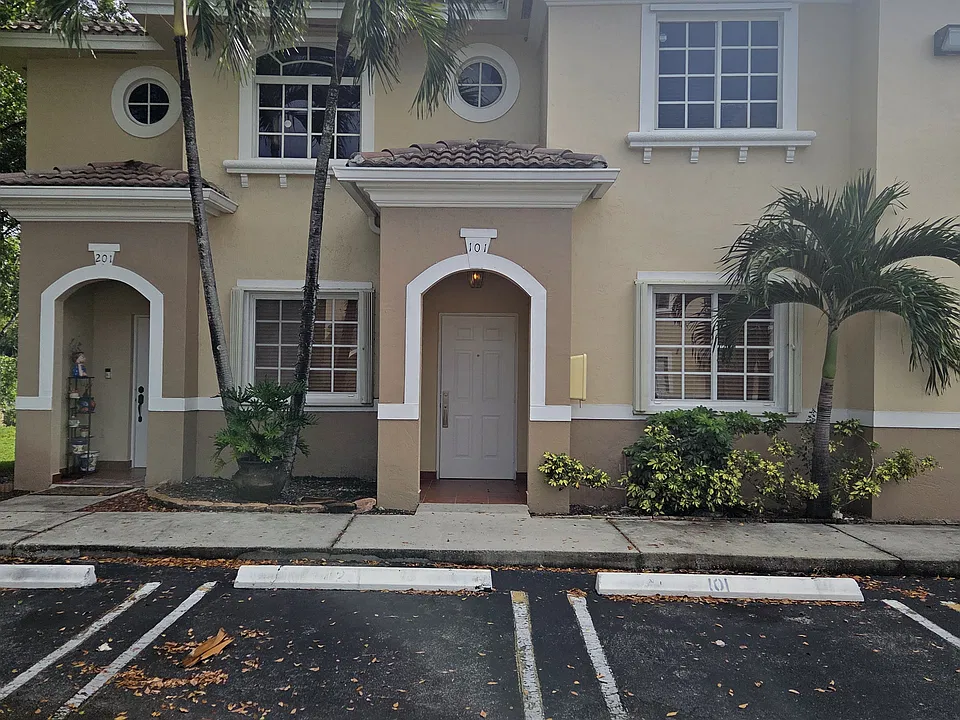7270 NW 174th Ter #101