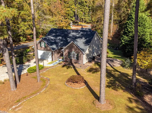 105 Sandhurst Place, Southern Pines, NC 28387