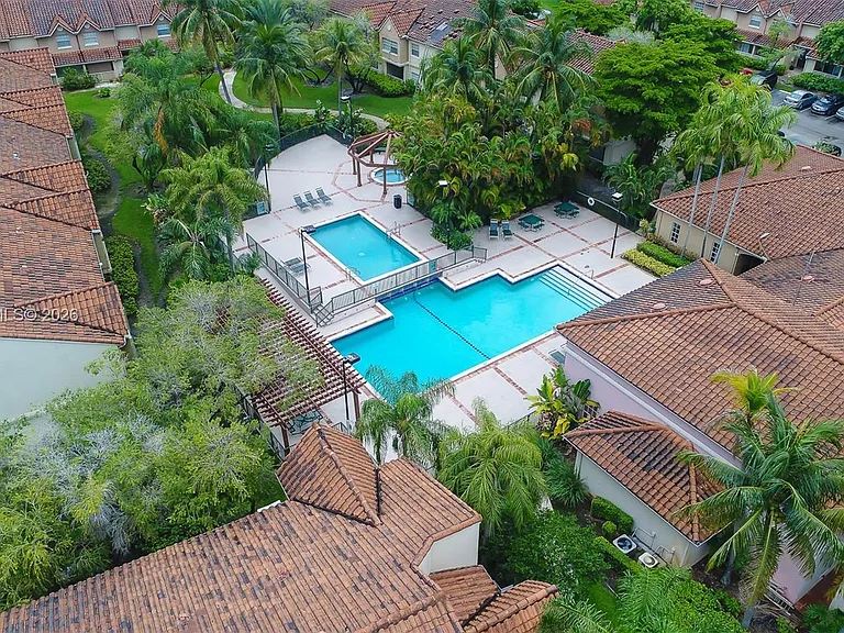 18310 NW 68th Ave #L — Photo 9