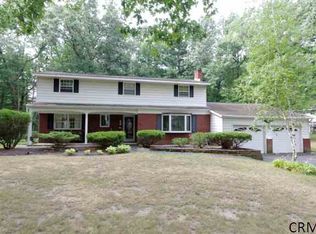 4 Huckleberry Ln, Ballston Lake, NY 12019