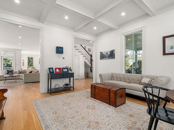 5th image of 15 Sterling St