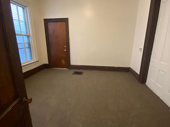 5th image of 805 NE Madison Ave #A