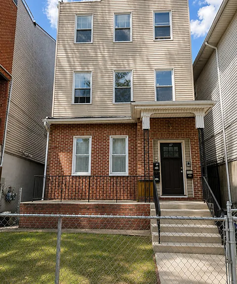 67 Clerk St #2 — Photo 1