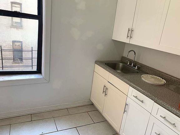 3rd image of 29 E 17th St APT 316