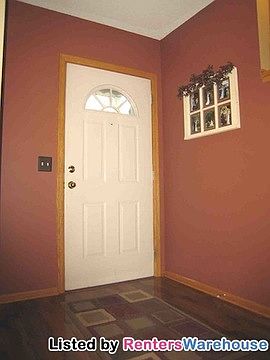 5th image of 275 Berkshire Ln N