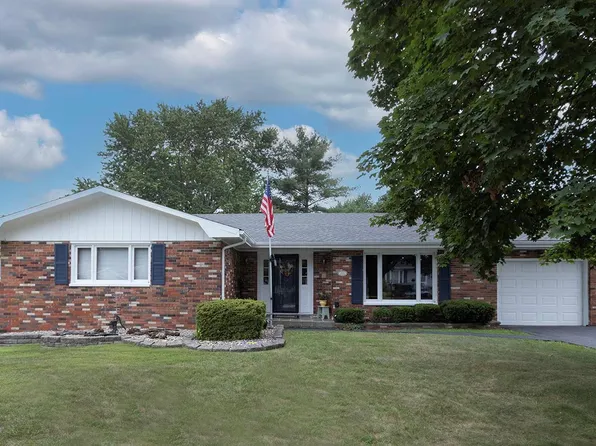 1307 Chestnut St, Greenville, IL 62246