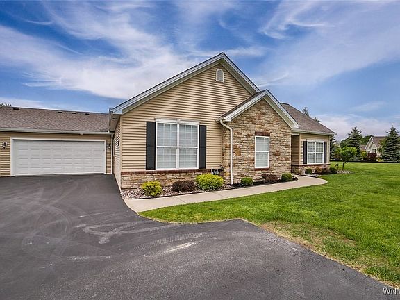 4th image of 5692 Ferncrest Ct Unit B