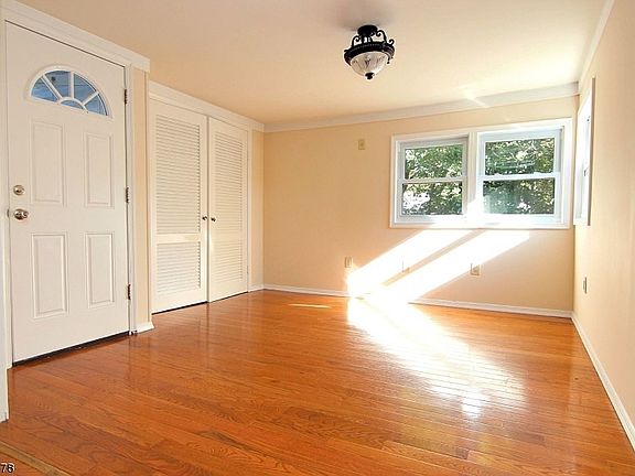 2nd image of 1280 Pleasant Valley Way