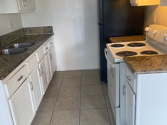 5th image of 16323 Cornuta Ave #11