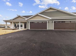 1601 Wildlife Dr #2, Kewaskum, WI 53040