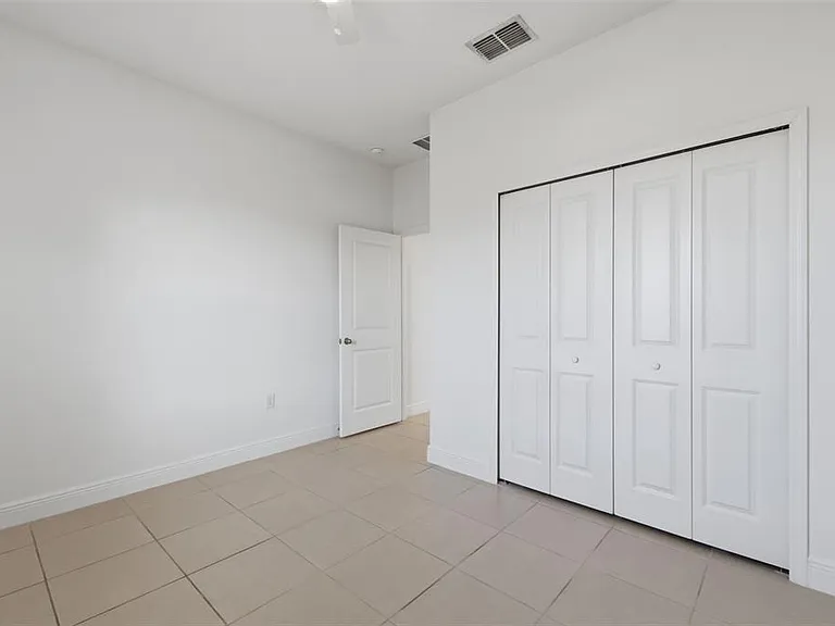304 Begonia Ct — Photo 16