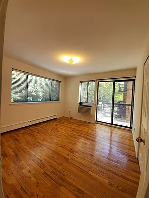 Rented by Bahar Management | media 33