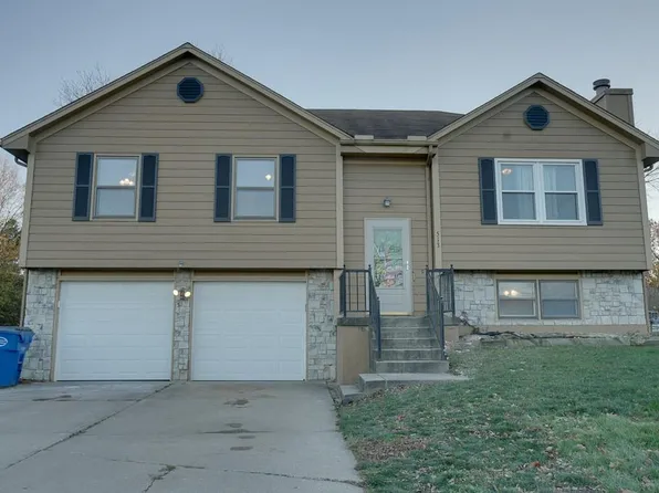 513 S Willow Dr, Grain Valley, MO 64029