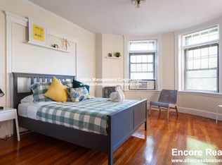 1247 Beacon St #4, Brookline, MA 02446